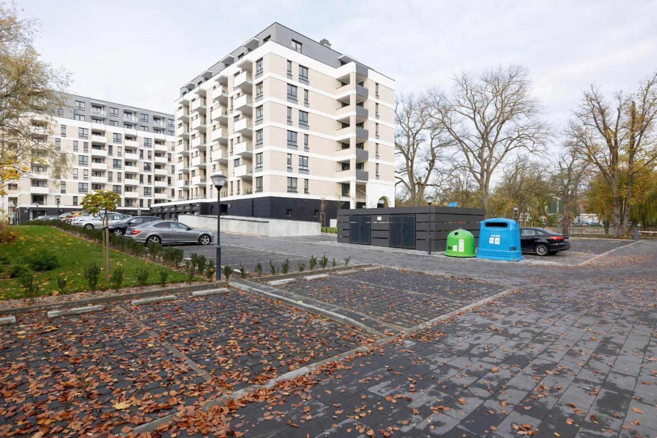 Apartamenty Platany Z Parkingiem By Noclegi Renters Колобжег Экстерьер фото