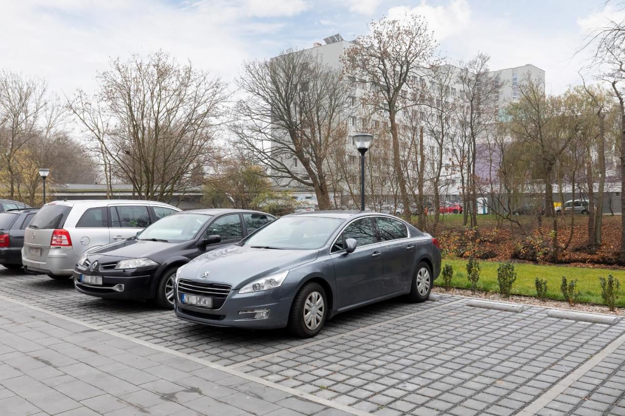 Apartamenty Platany Z Parkingiem By Noclegi Renters Колобжег Экстерьер фото